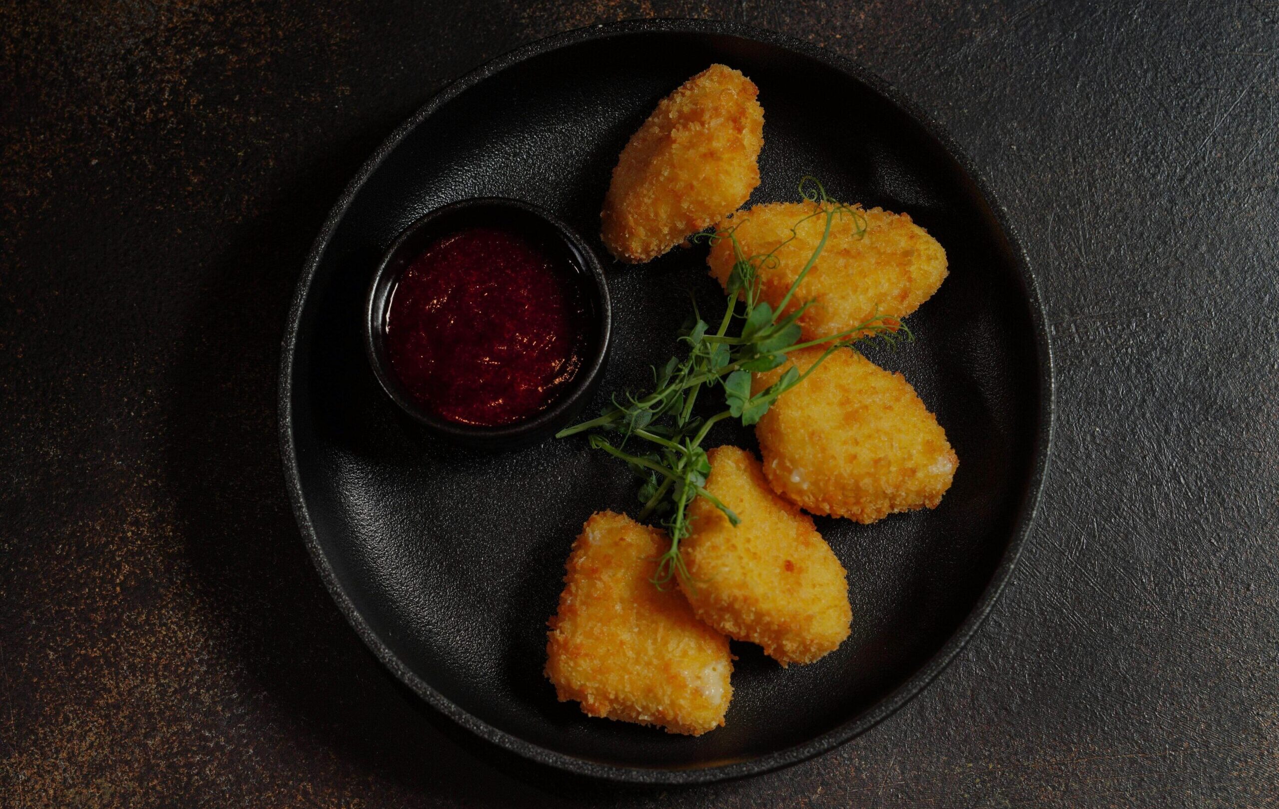 Magazyn resturacja, kubełki skrzydełka, nuggetsy