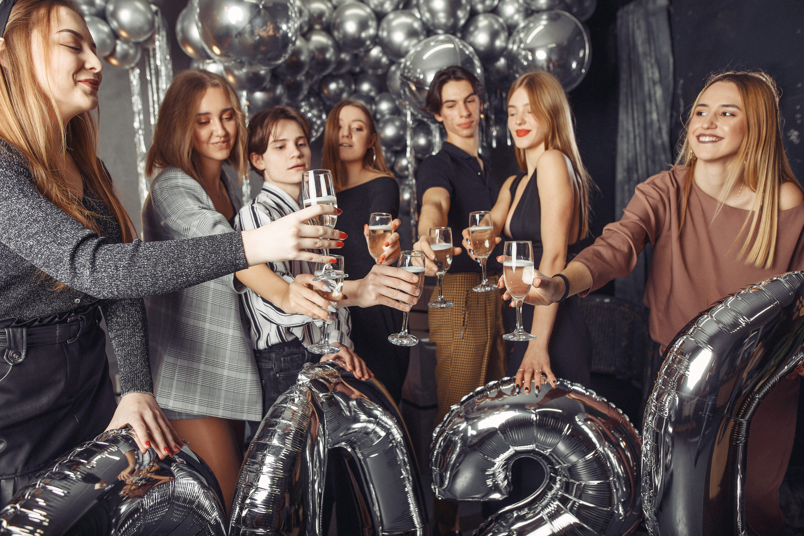 Zestaw dań serwowanych podczas rodzinnej uroczystości