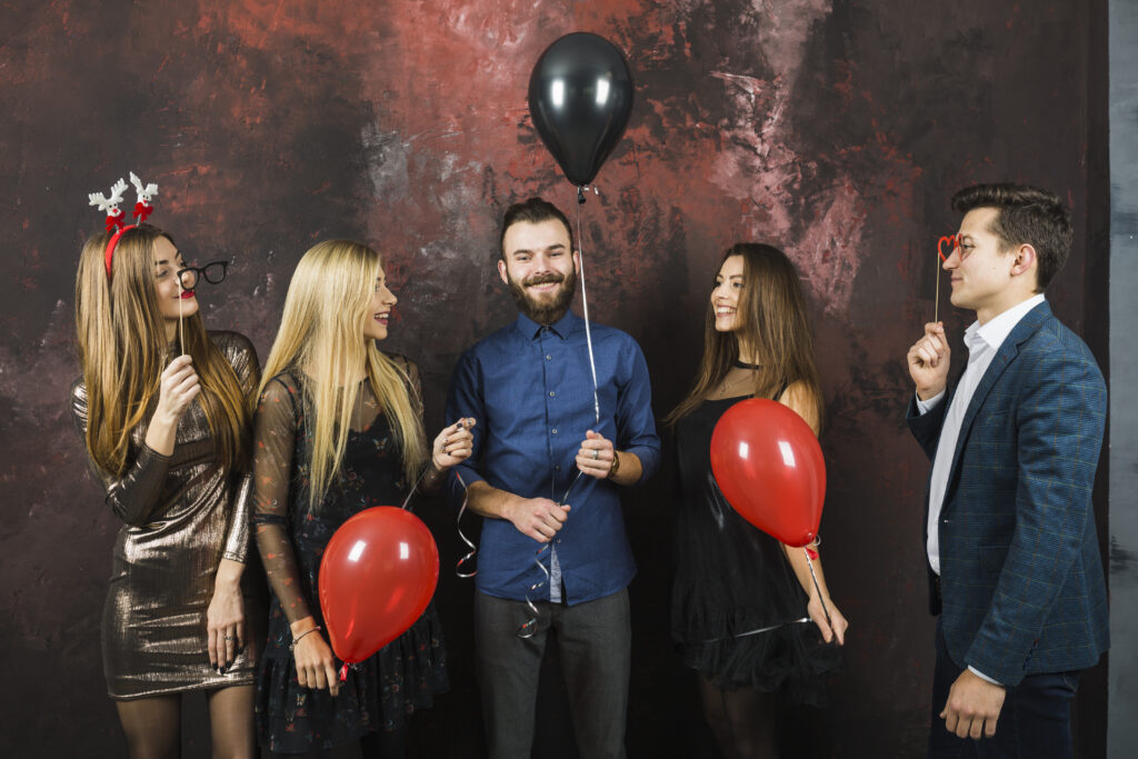 Zestaw dań serwowanych podczas rodzinnej uroczystości