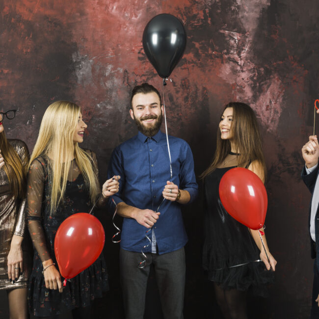 Zestaw dań serwowanych podczas rodzinnej uroczystości